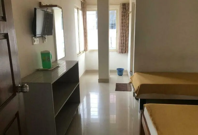 Quarto Triplo Deluxe, Star Residency