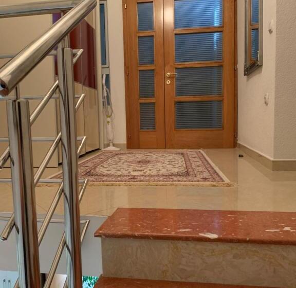 اتاق استاندارد با بالکن, Guest House Nuhii