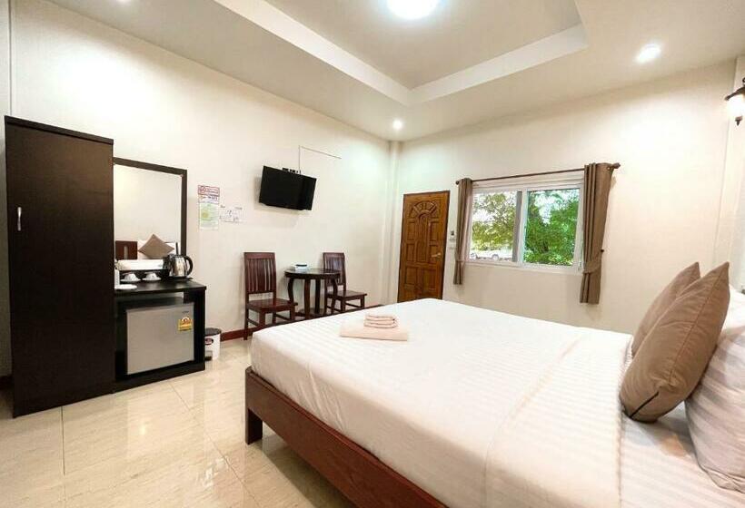 غرفة قياسية, จันทร์วารีรีสอร์ท