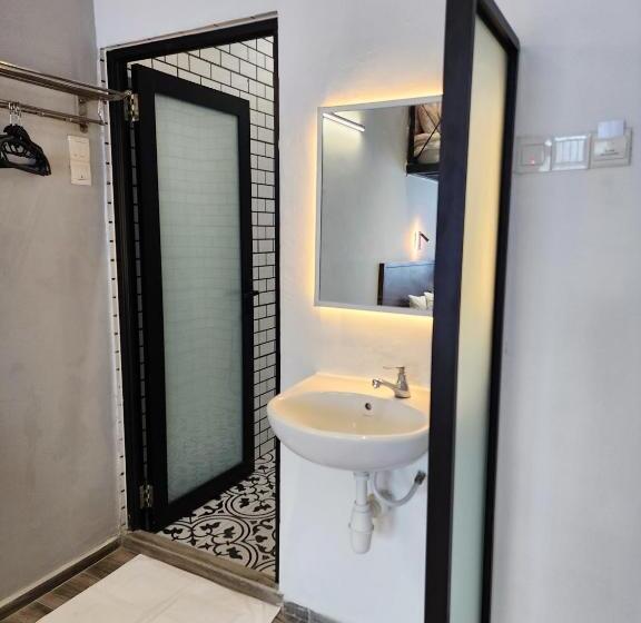 חדר משפחתי דלוקס, Georgetown Inn By Sky Hive