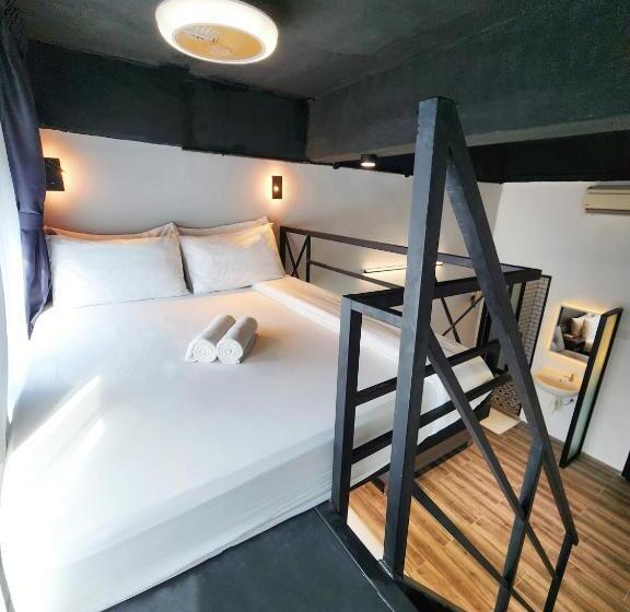 חדר משפחתי דלוקס, Georgetown Inn By Sky Hive