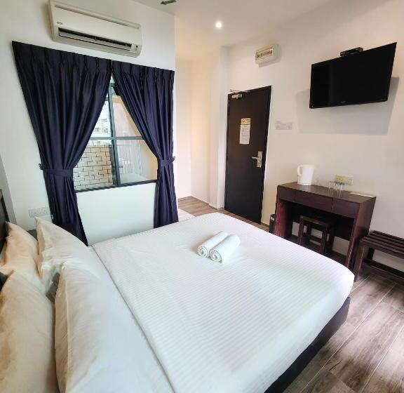 חדר דלוקס עם מרפסת, Georgetown Inn By Sky Hive