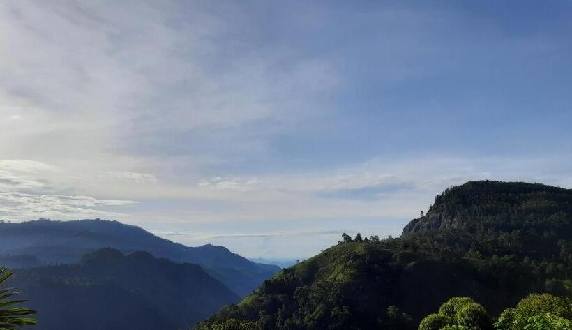 Quarto Estandar Vista Montanha, Aloft View