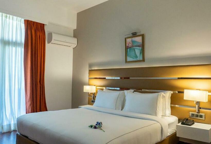 스탠다드 룸 풀장 전망, Country Inn Tarika Riverside Resort Jim Corbett