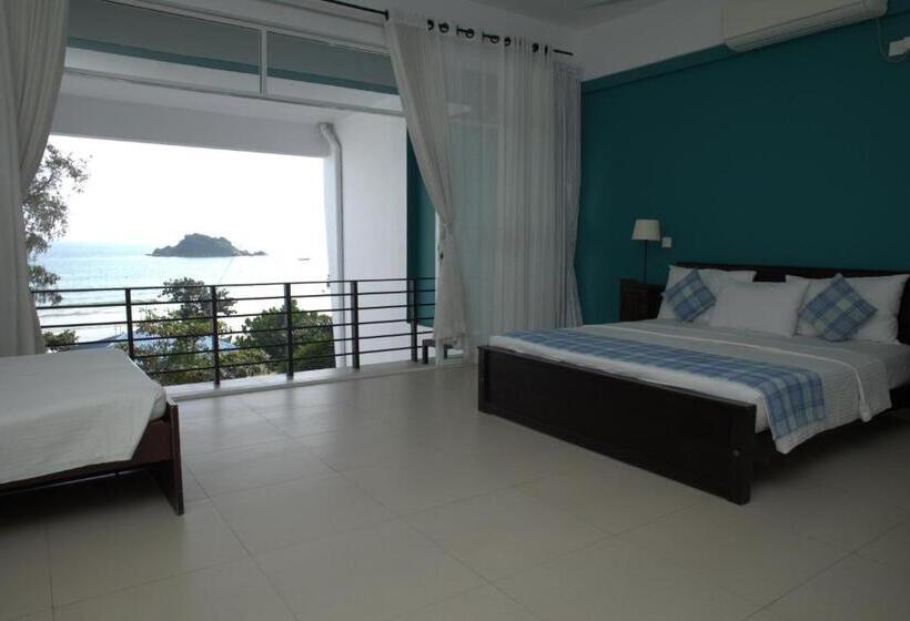 Superior Triple Room Sea View, Twenty  Two Dazzle Bay
