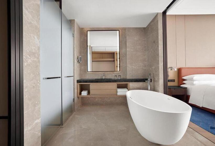 Номер Deluxe Кровать Кинг Вид на Город, Sheraton Rizhao