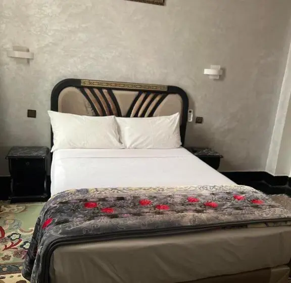 اتاق اکونومی, Amor