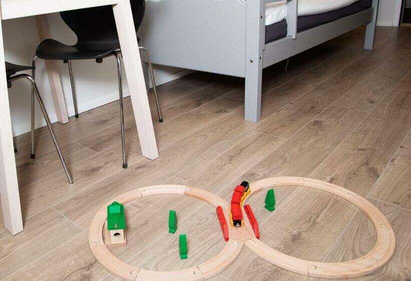 スタンダード４人部屋, Lillehammer Stasjonen Hostel