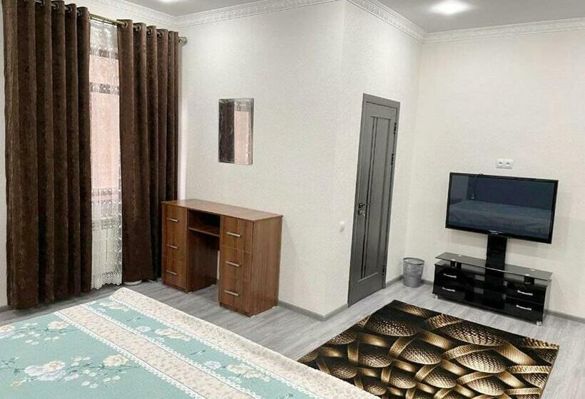 豪华房间, Chinara Guest House Airport