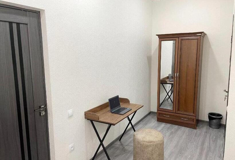 豪华房间, Chinara Guest House Airport