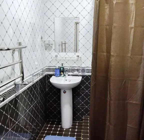اتاق استاندارد یک نفره, Chinara Guest House Airport