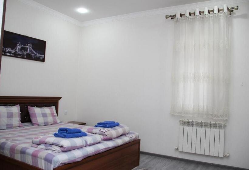 豪华房间, Chinara Guest House Airport