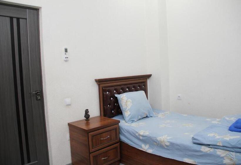 标准单人间, Chinara Guest House Airport