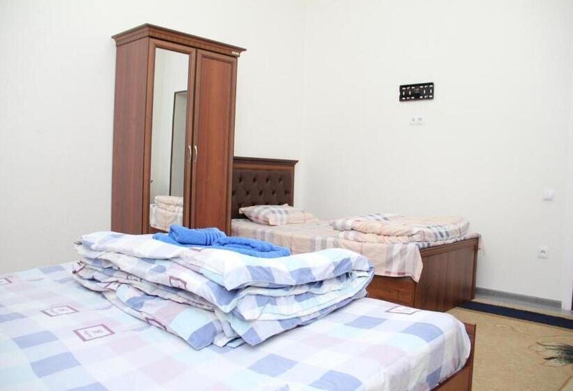 家庭套房, Chinara Guest House Airport