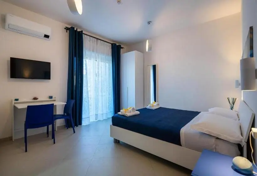 اتاق استاندارد سه تخته با بالکن, Sunsea Bed And Breakfast