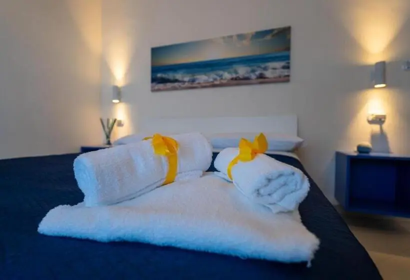 Standard Triple Room with Terrace, Sunsea Bed And Breakfast