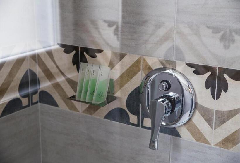 디럭스 룸 킹사이즈 침대, Maison De Julia Pompei