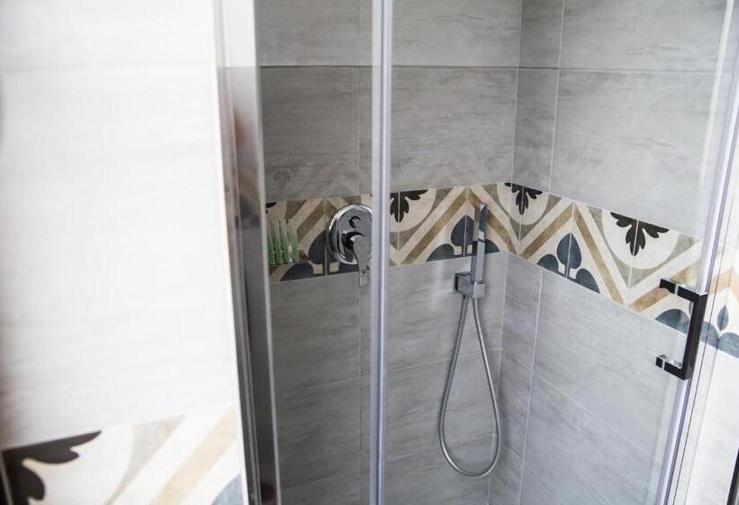 디럭스 룸 킹사이즈 침대, Maison De Julia Pompei