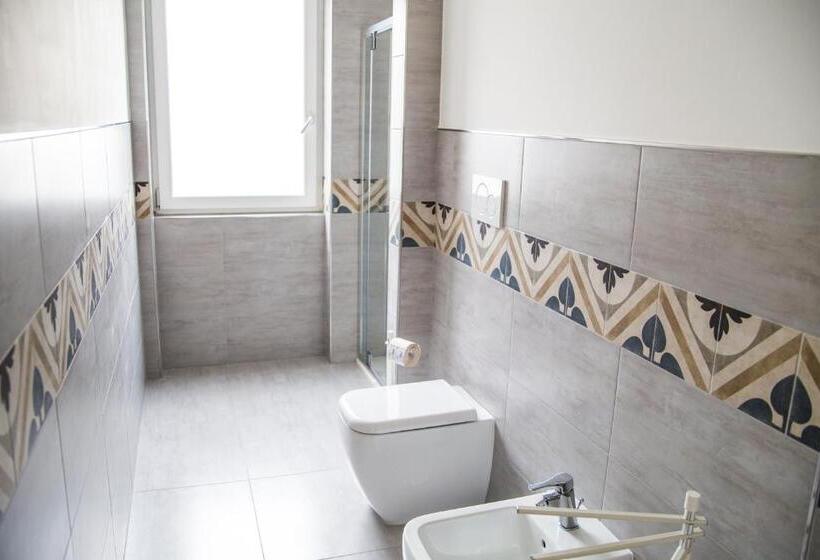 디럭스 룸 킹사이즈 침대, Maison De Julia Pompei