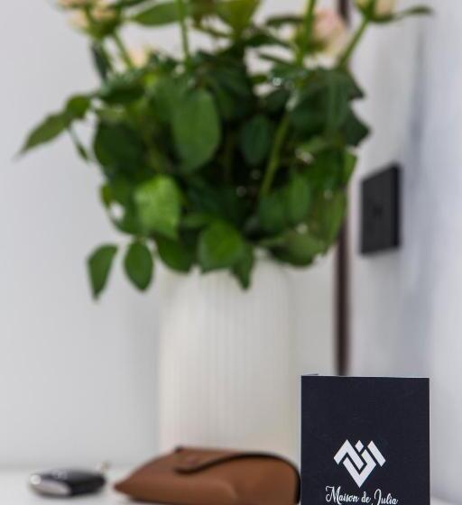 디럭스 룸 킹사이즈 침대, Maison De Julia Pompei