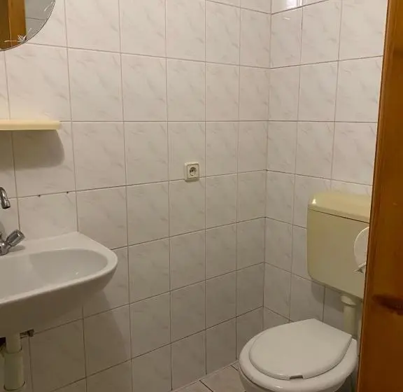 スタンダード４人部屋, атлант