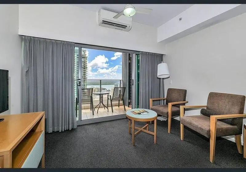 اتاق لوکس با بالکن و چشم‌انداز دریا, Darwin Harbour Suite