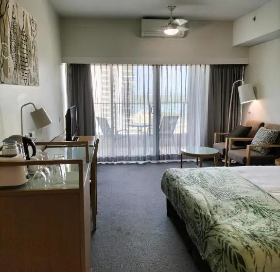 اتاق لوکس با بالکن و چشم‌انداز دریا, Darwin Harbour Suite