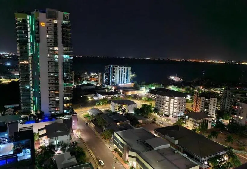اتاق لوکس با بالکن و چشم‌انداز دریا, Darwin Harbour Suite