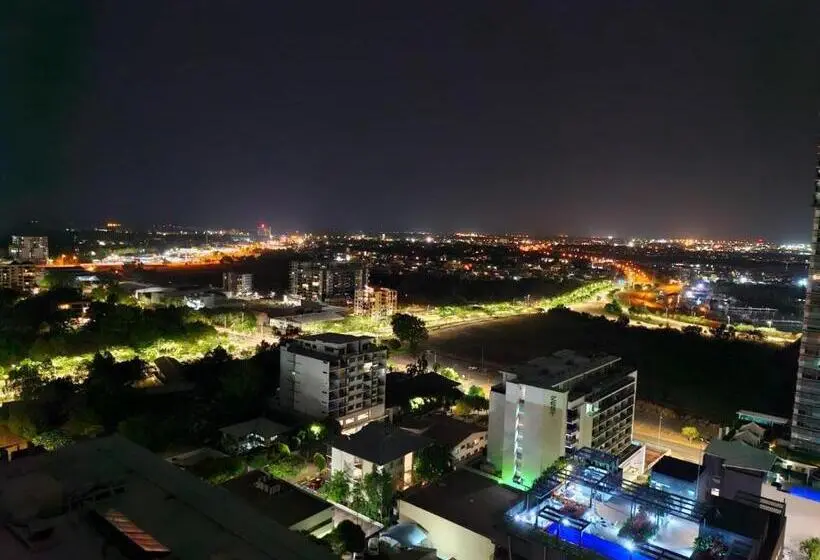 اتاق لوکس با بالکن و چشم‌انداز دریا, Darwin Harbour Suite
