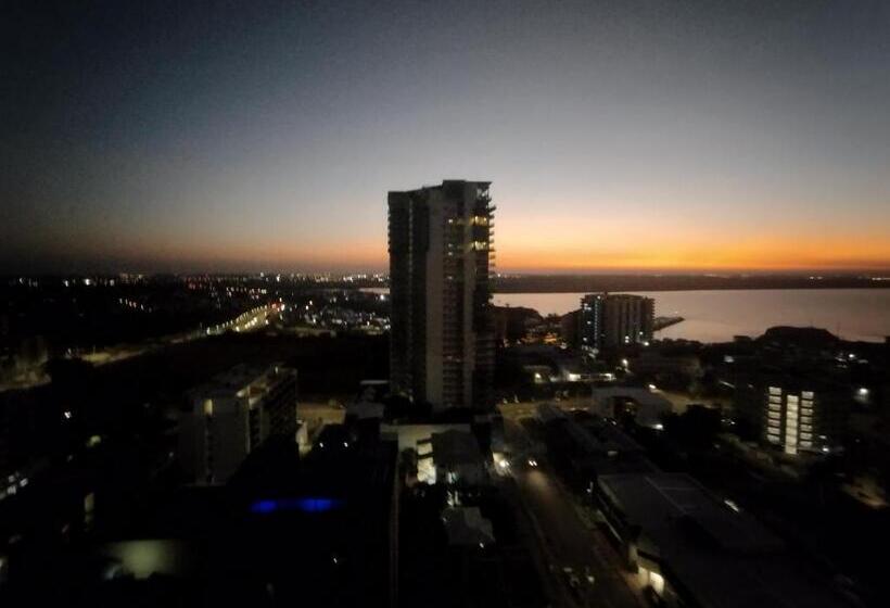 豪华海景房带阳台, Darwin Harbour Suite