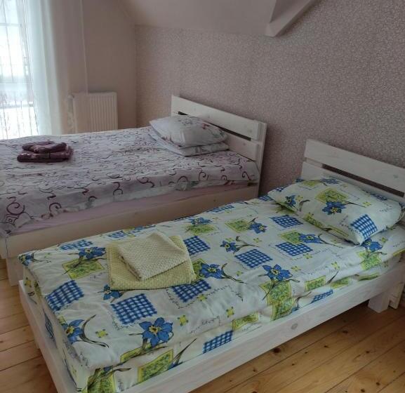 Standard Triple Room with Terrace, карпати котедж анастасія