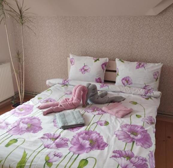 Standard Triple Room with Terrace, карпати котедж анастасія