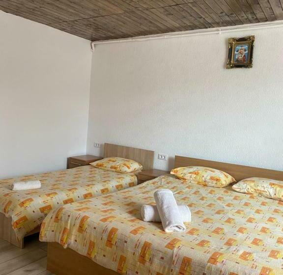اتاق استاندارد سه نفره, Casa Blendea Daniela