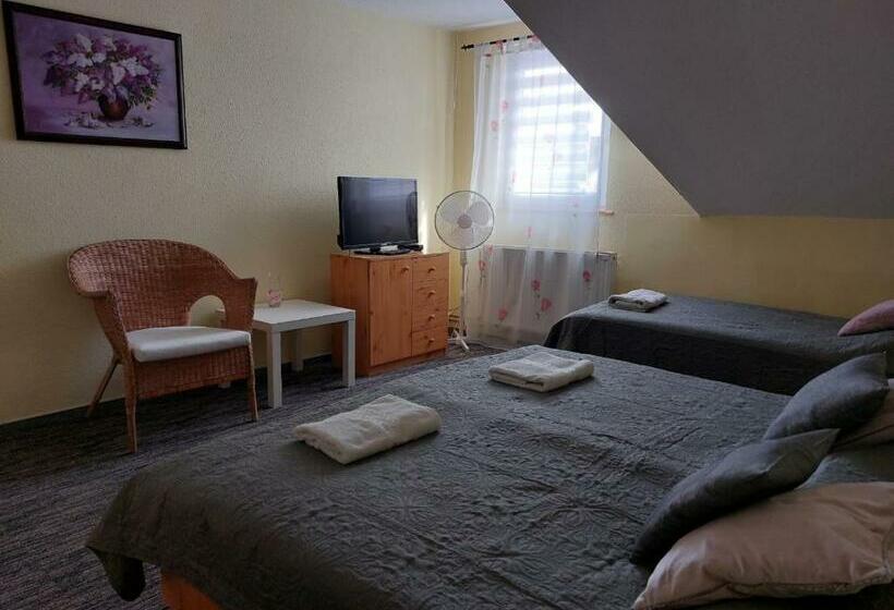 غرفة عائلية, Gästehaus Neumann