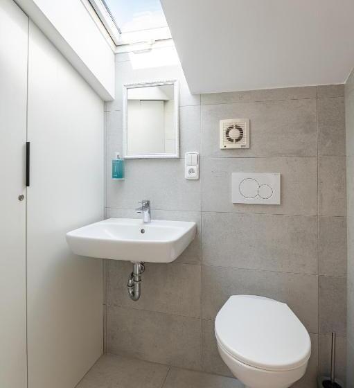 סוויטה עם טרסה, Restovna