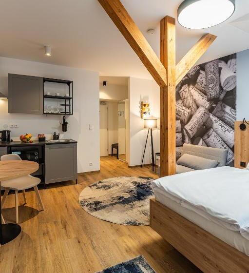 סטודיו סטנדרט, מיטה זוגית, Restovna