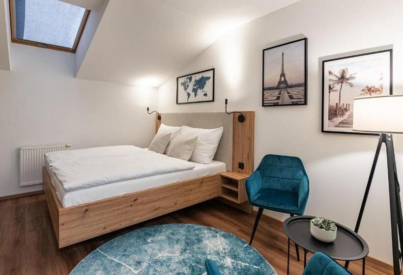 חדר סטנדרט, Restovna