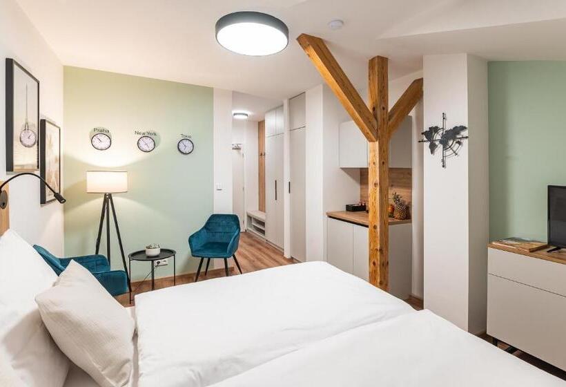 חדר סטנדרט, Restovna