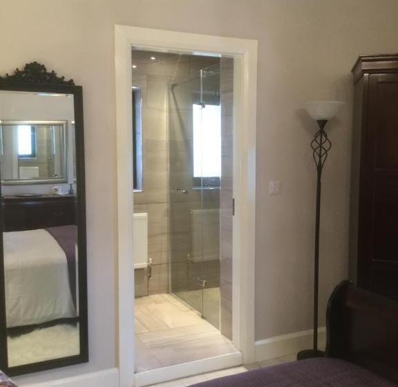 חדר דלוקס, Tullybeggs B&b