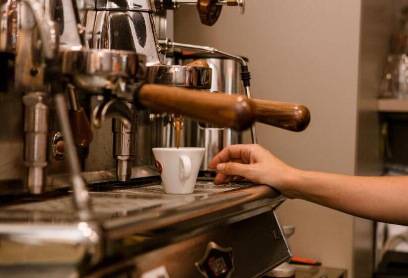 اتاق لوکس چهار تخته, B&b Palazzo Storico Di Nicola