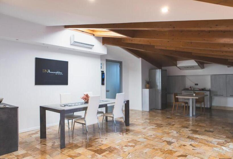 اتاق لوکس چهار تخته, B&b Palazzo Storico Di Nicola