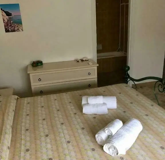 スタンダード4人部屋, B&b Stella Marina
