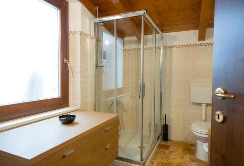 اتاق لوکس با تخت بزرگ, B&b Palazzo Storico Di Nicola