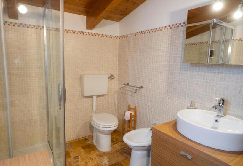 اتاق لوکس با تخت بزرگ, B&b Palazzo Storico Di Nicola