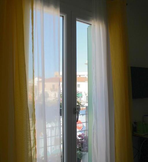 اتاق استاندارد با بالکن, Citroom Green City Rooms