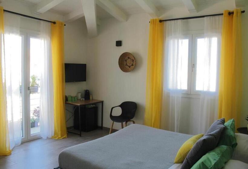 اتاق استاندارد با بالکن, Citroom Green City Rooms