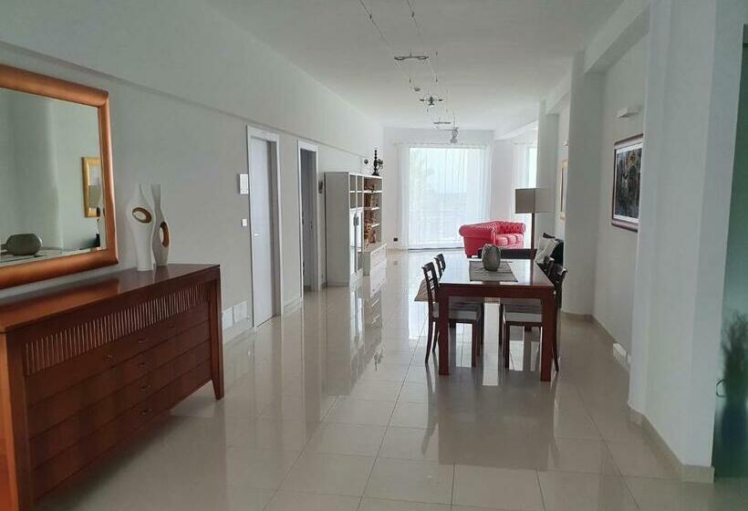 سوییت جونیور, Villa Floyd Charming Rooms B&b