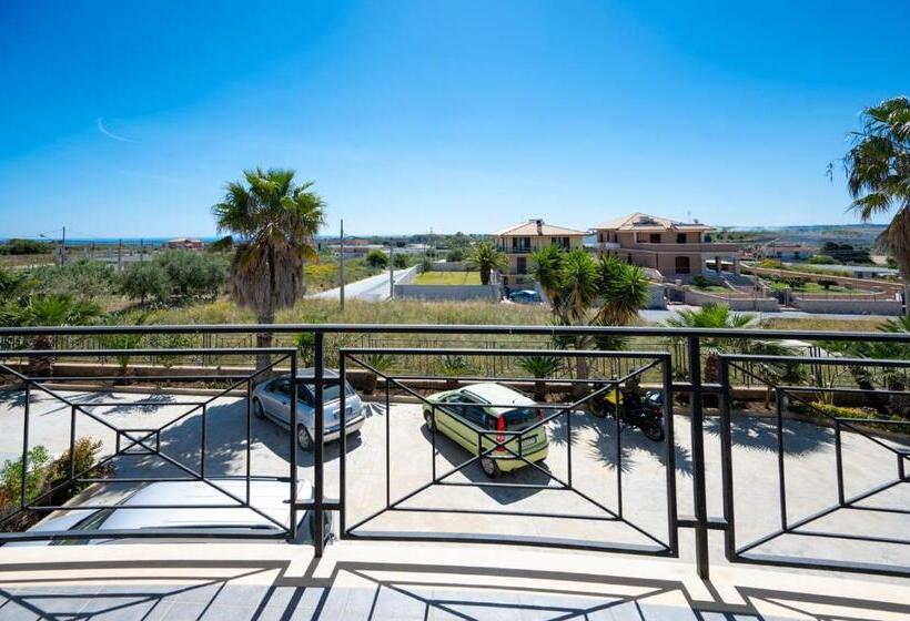 اتاق لوکس با بالکن, Villa Floyd Charming Rooms B&b