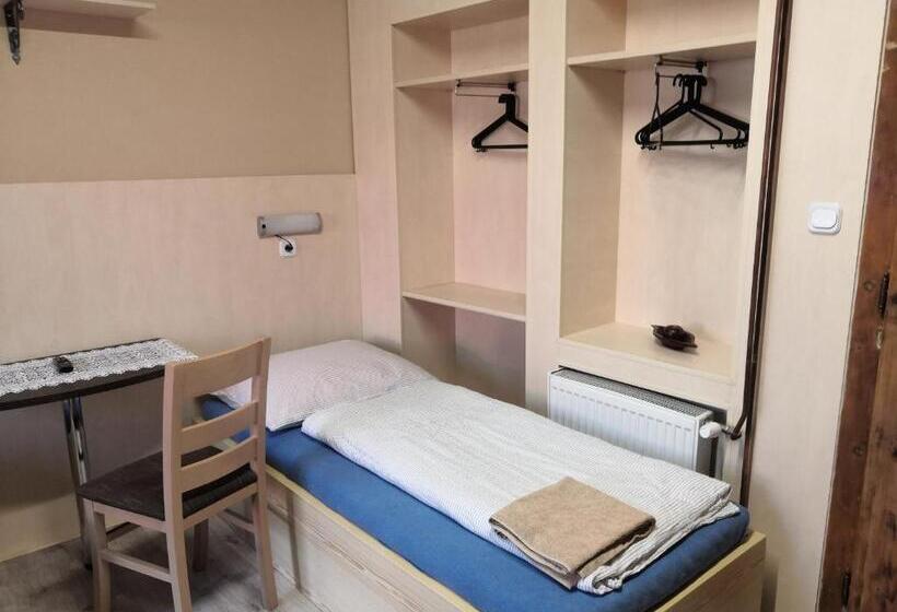 חדר סטנדרט לשלושה עם מרפסת, Penzion U šmídů Náměstí