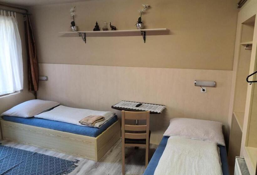 Трехместный Номер Стандарт с Балконом, Penzion U šmídů Náměstí